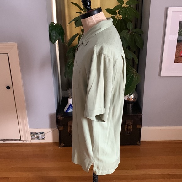 Tommy Bahamas Embroidered Shot in the Dark Golf Size Medium 100% Silk Hawaiian - Picture 5 of 9